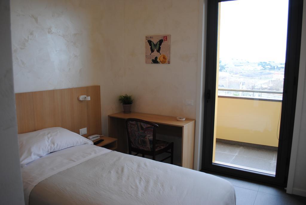 Hotel La Tavernetta Campobasso Phòng bức ảnh